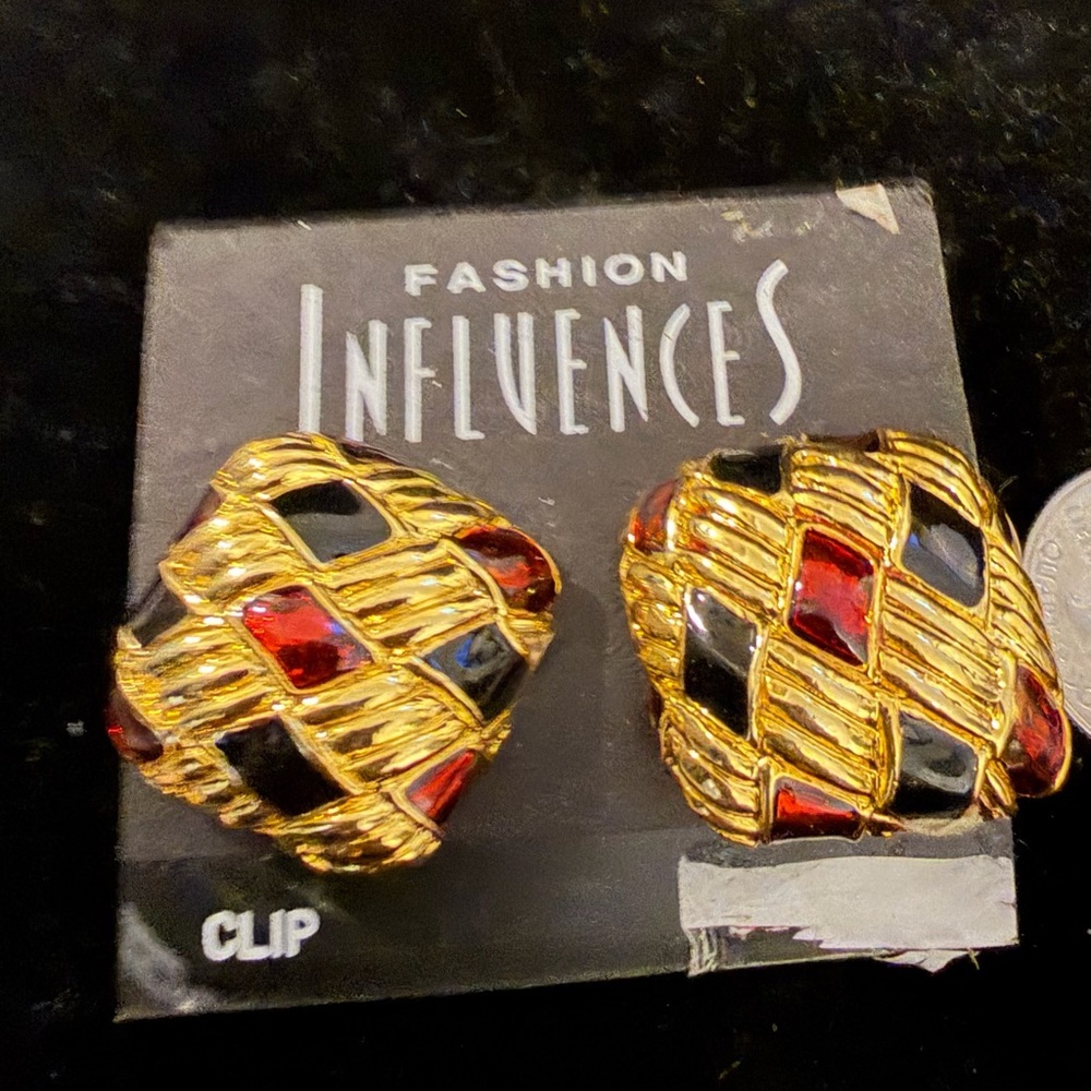 Gold Tone Clip-On Earrings with Red and Black Inlay - Picture 3 of 5